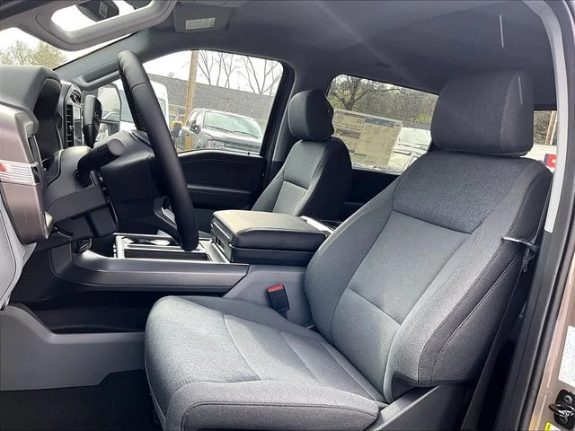 2025 Ford F-150 XLT - Photo 10