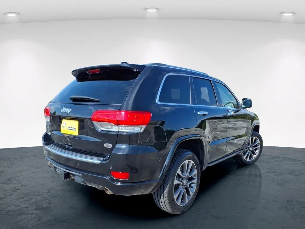 Used 2018 Black Jeep Overland image 6