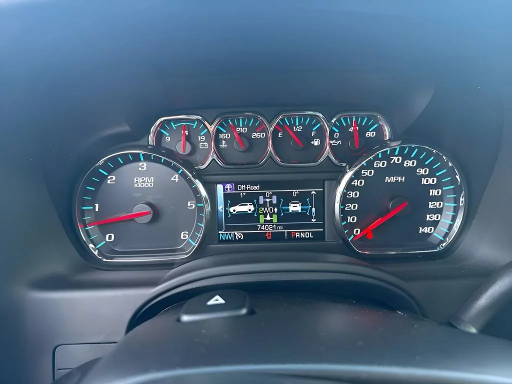 Used 2018 SILVER ICE METALLIC Chevrolet LT image 14