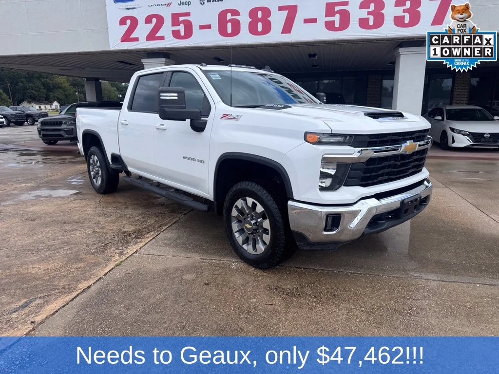 Used 2024 White Chevrolet LT image 12