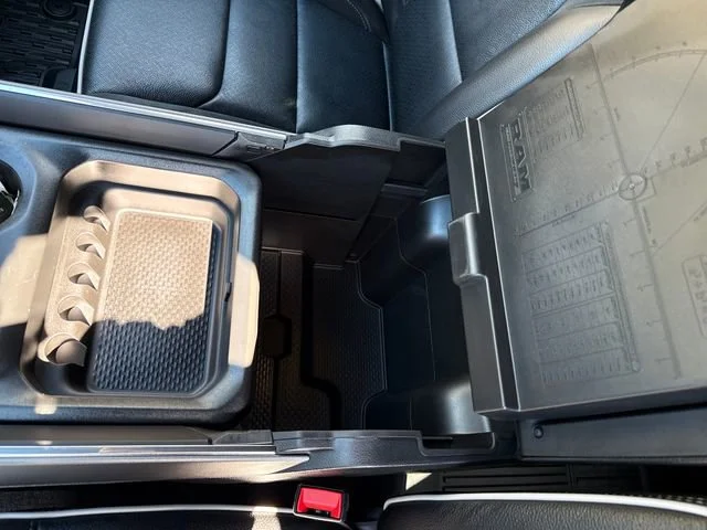 New 2026 Bright White Clear-Coat Exterior Paint RAM Laramie image 25