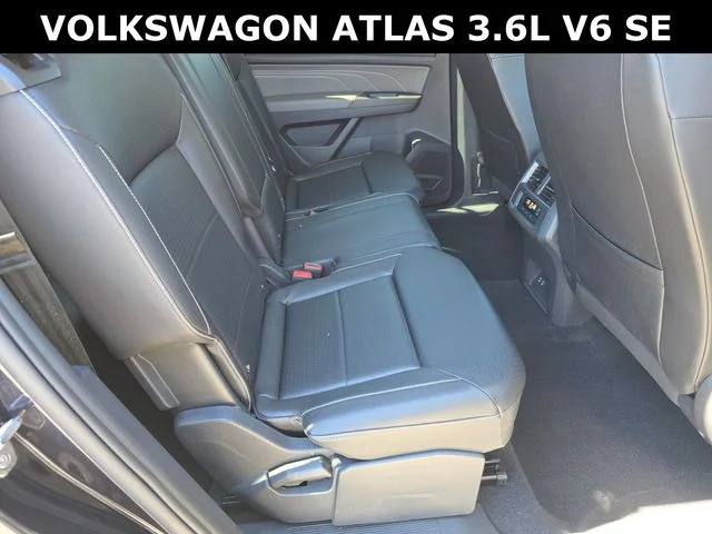 2023 Volkswagen Atlas SE w/Tech - Photo 13