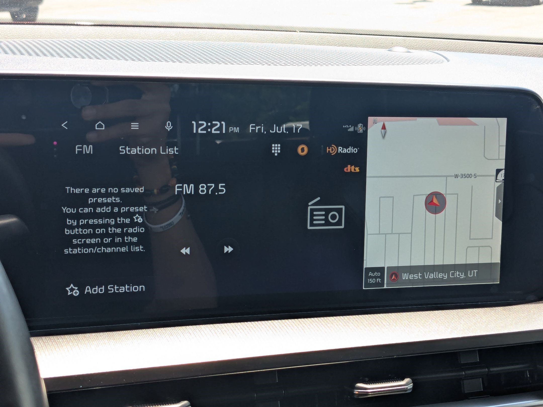 Used 2024 Dawning Red Kia S image 21