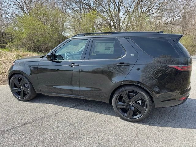 New 2026 Santorini Black Land Rover Dynamic SE image 7