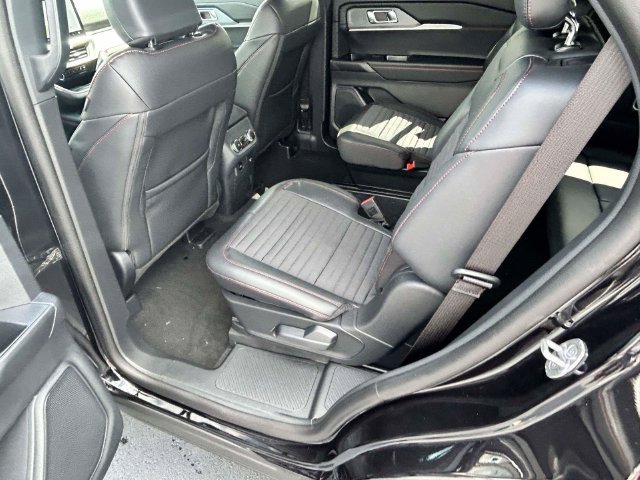 New 2026 Agate Black Metallic Ford ST-Line image 10