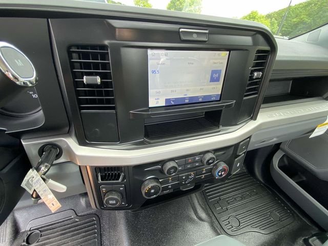 2025 Ford F-450 Super Duty Chassis Cab XL - Photo 11