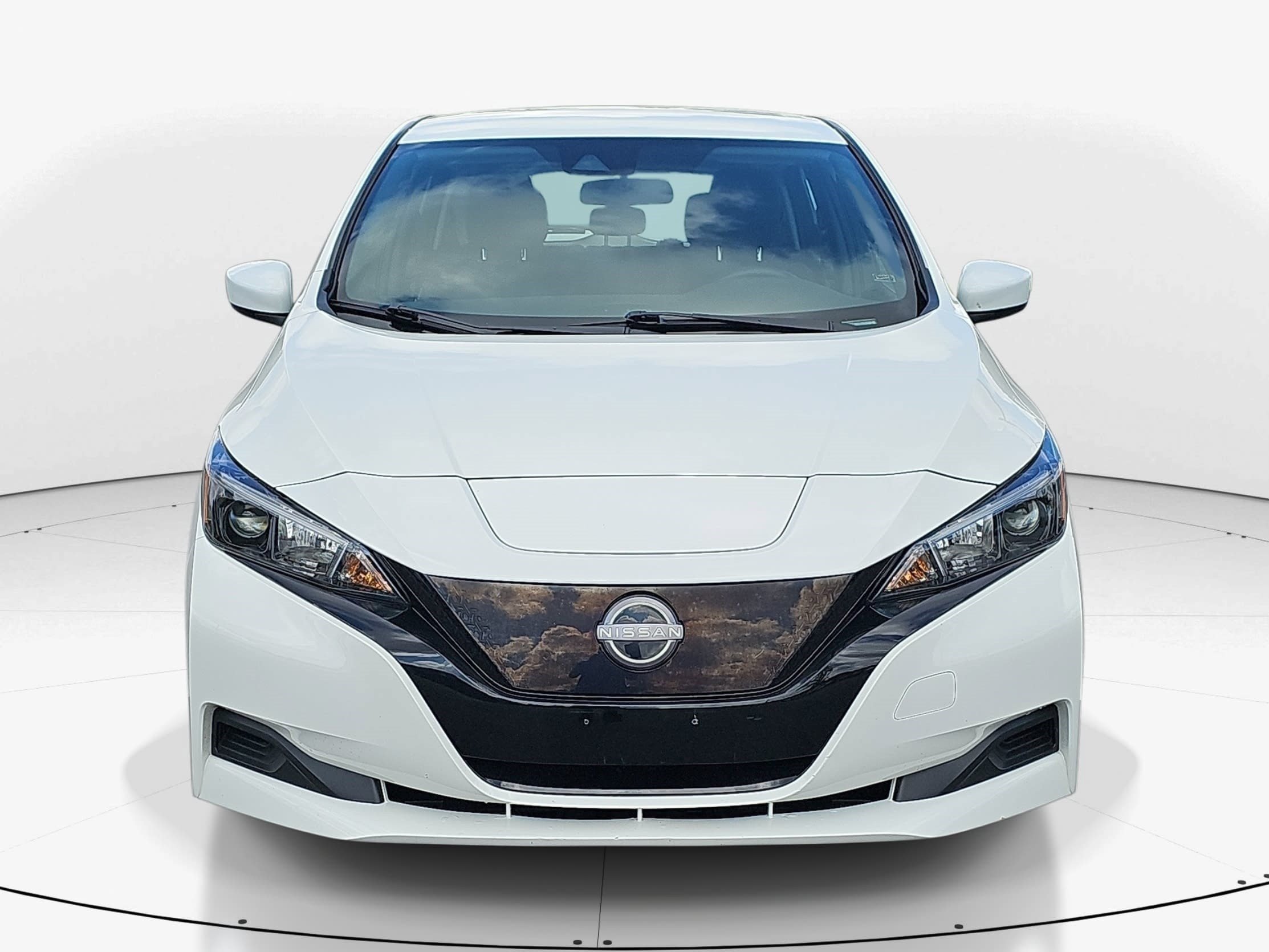 Used 2025 Glacier White Nissan S image 8
