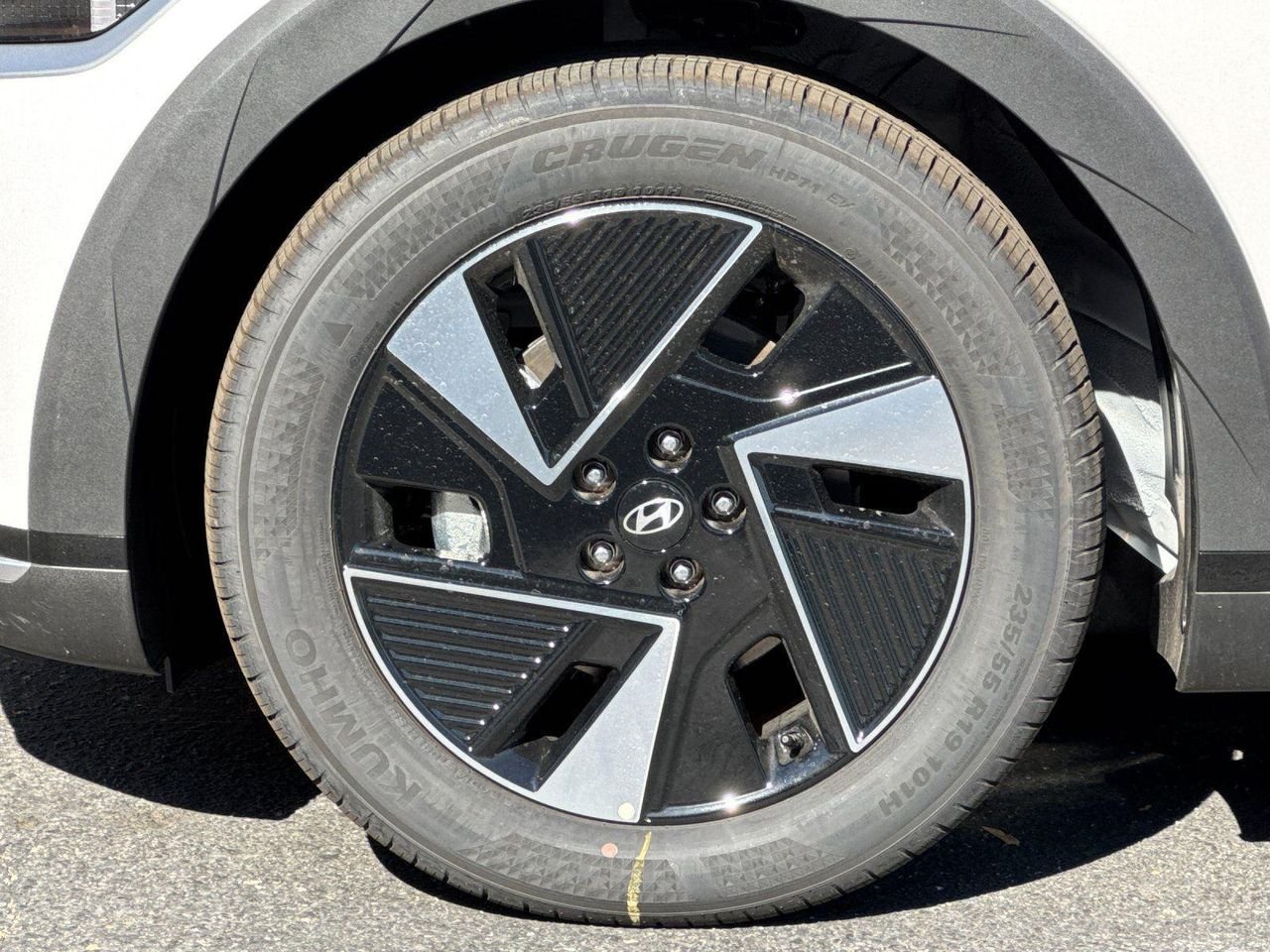 New 2026 White Hyundai SEL image 24