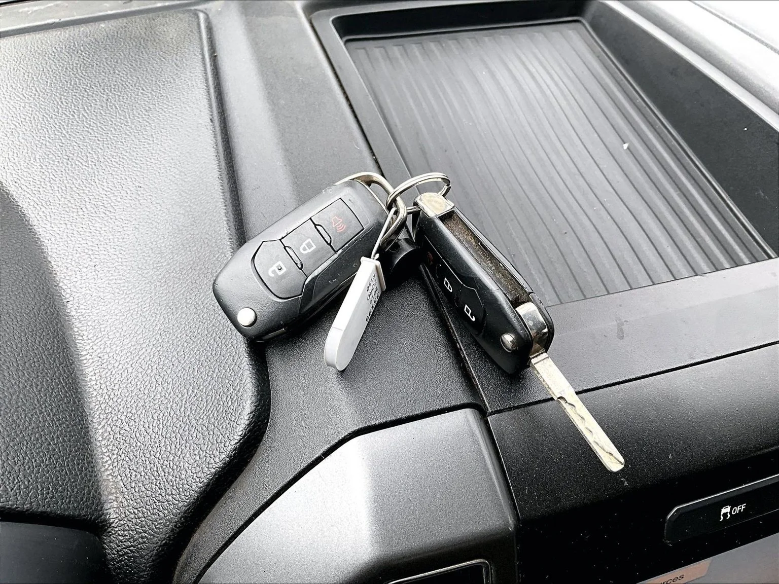 Used 2019 Blue Ford XLT image 12