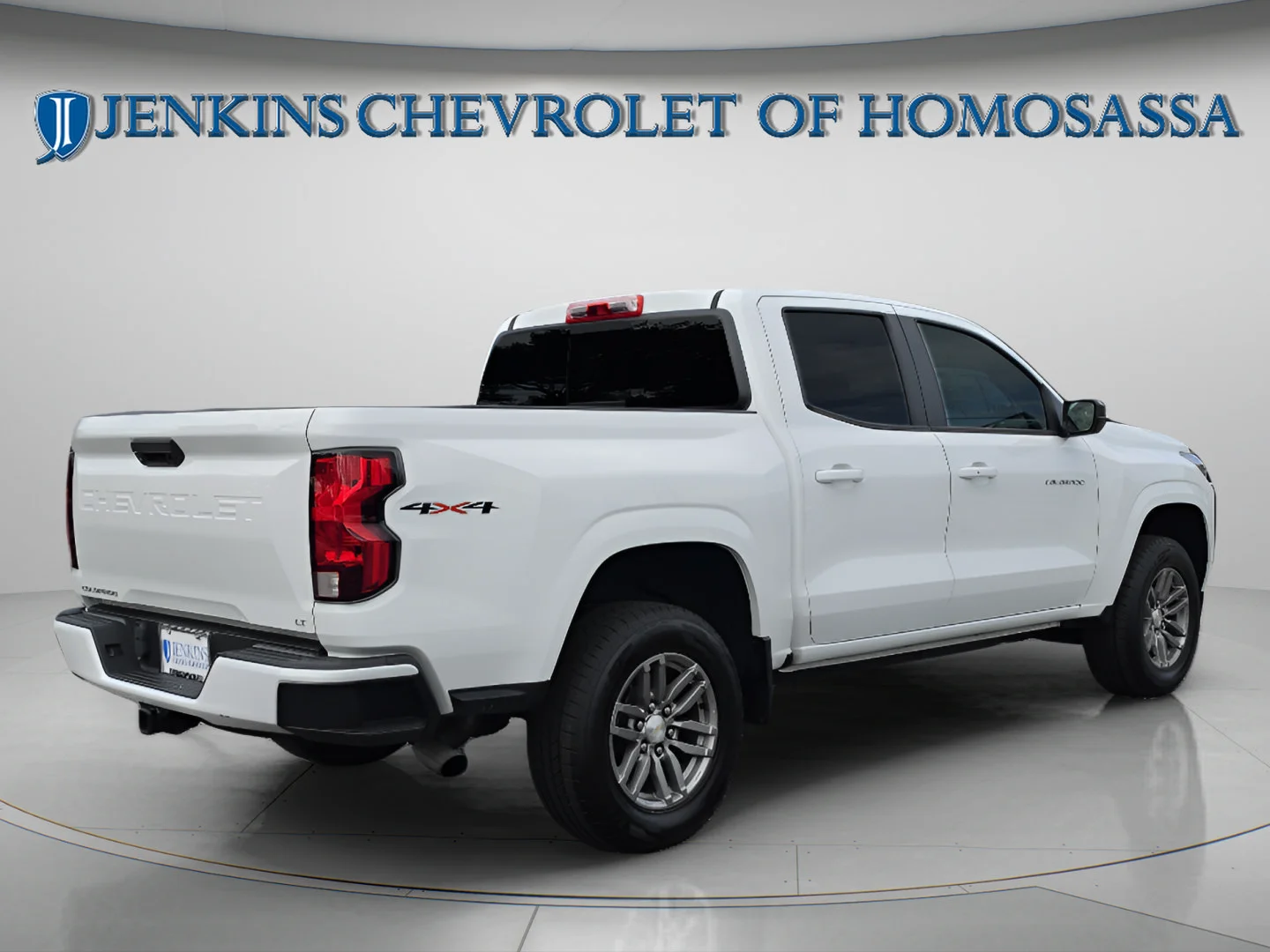 Used 2023 Summit White Chevrolet 4WD LT image 5