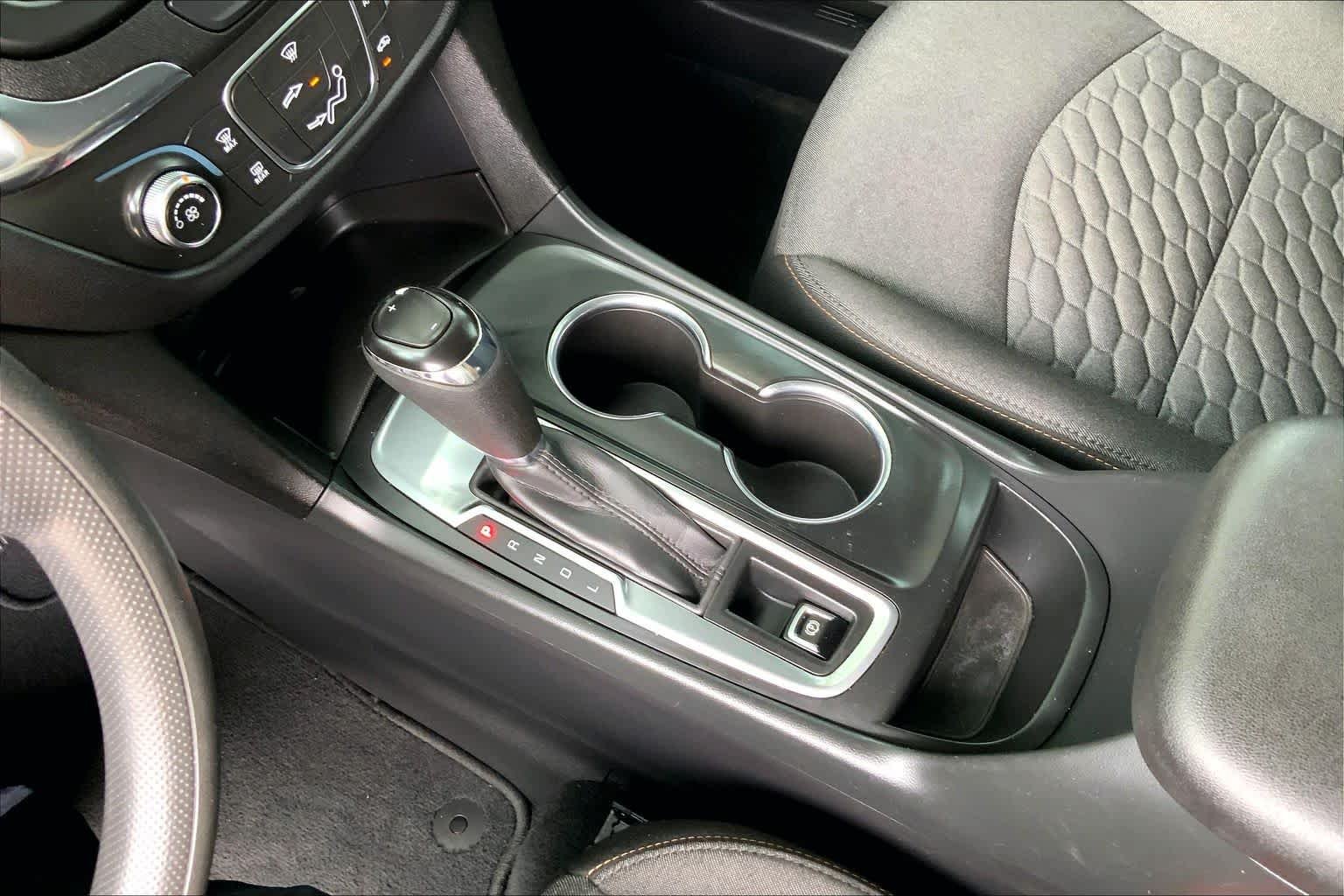 Used 2019 Summit White Chevrolet LT image 13