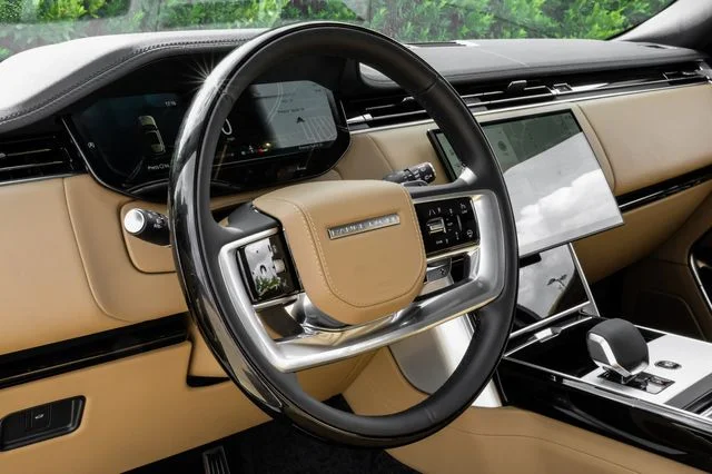 New 2026 Fuji White Land Rover SE image 21