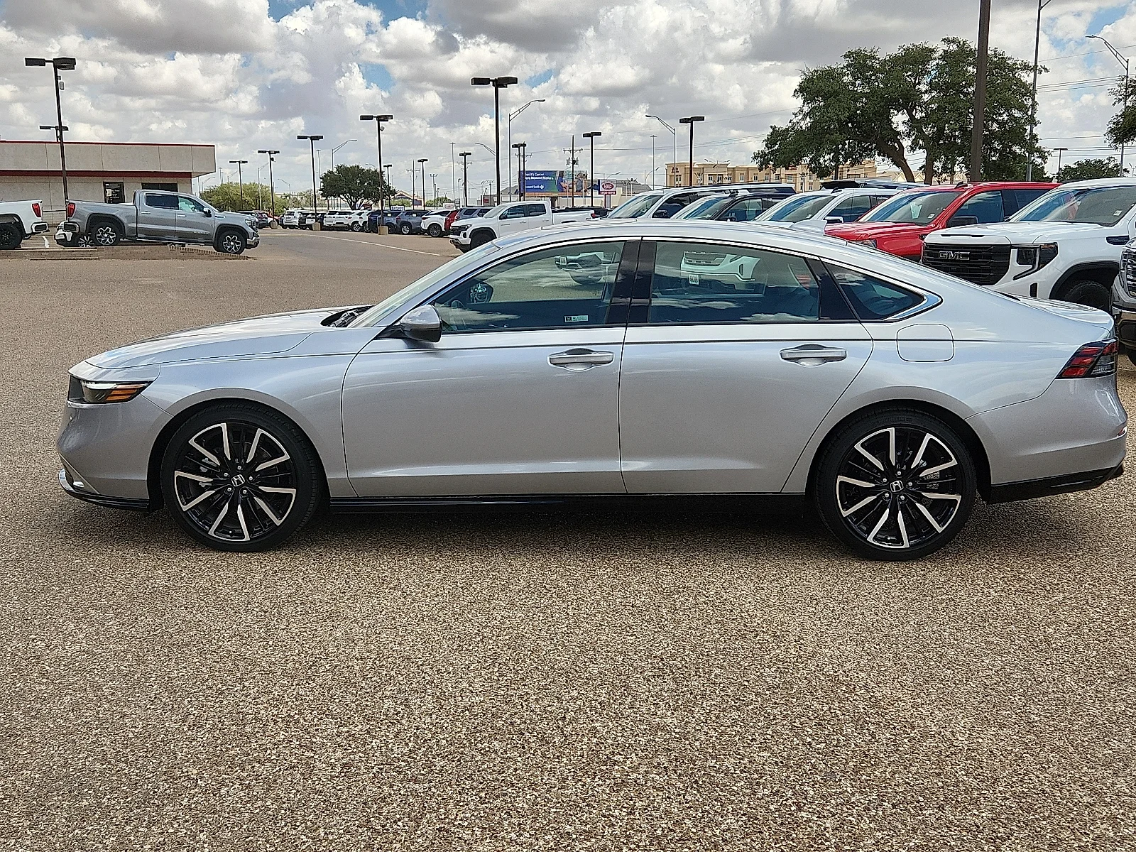 Used 2025 Solar Silver Metallic Honda Touring image 2
