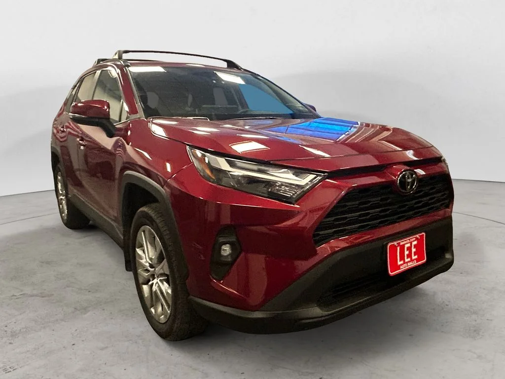 Used 2023 Pearl Toyota XLE Premium image 7