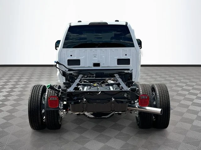 New 2026 Oxford White Ford Lariat image 5