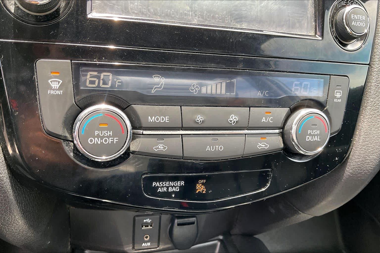 Used 2016 BRILLIANT SILVE Nissan SL image 34