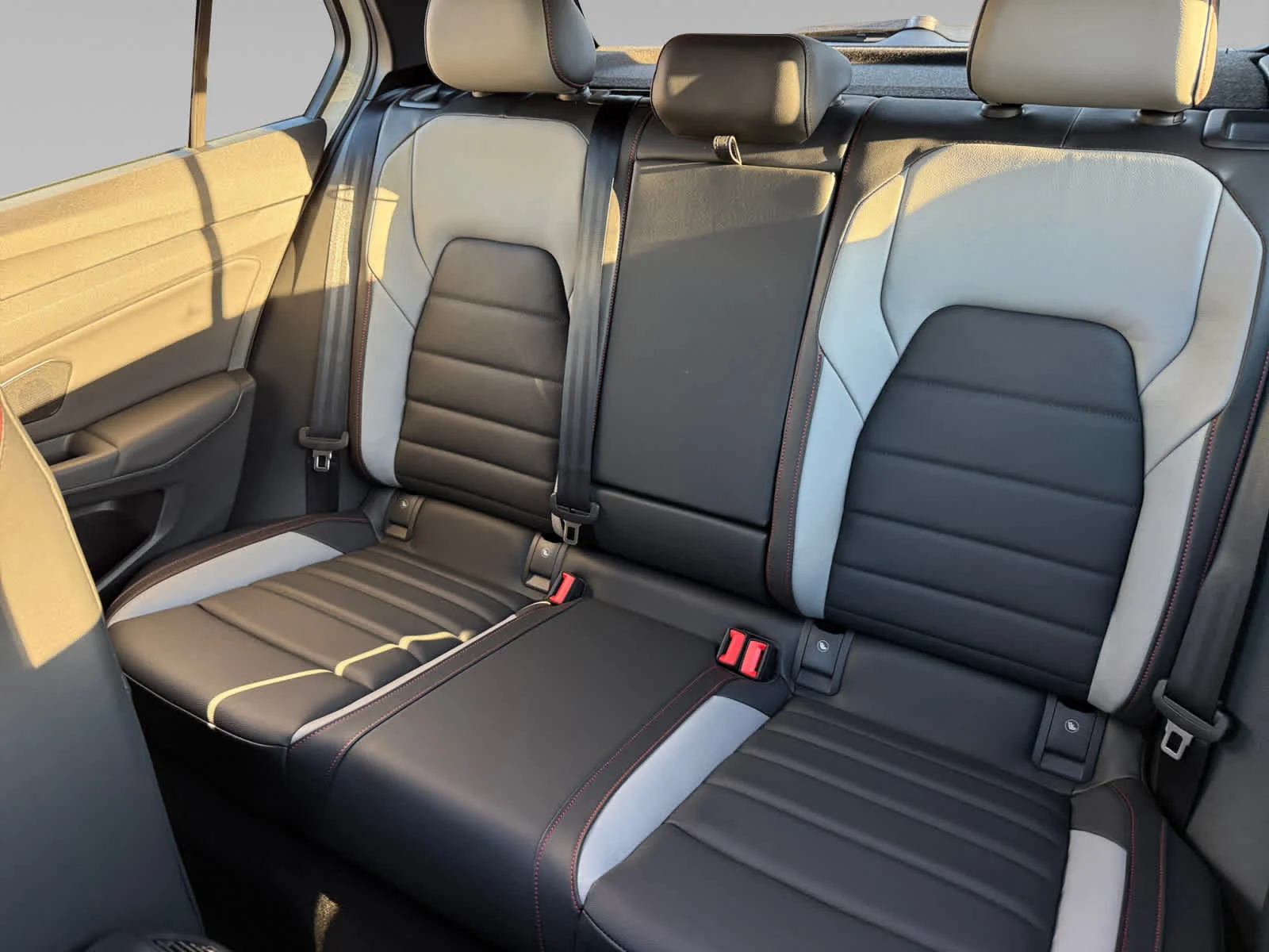 2025 Volkswagen Golf GTI SE - Photo 13