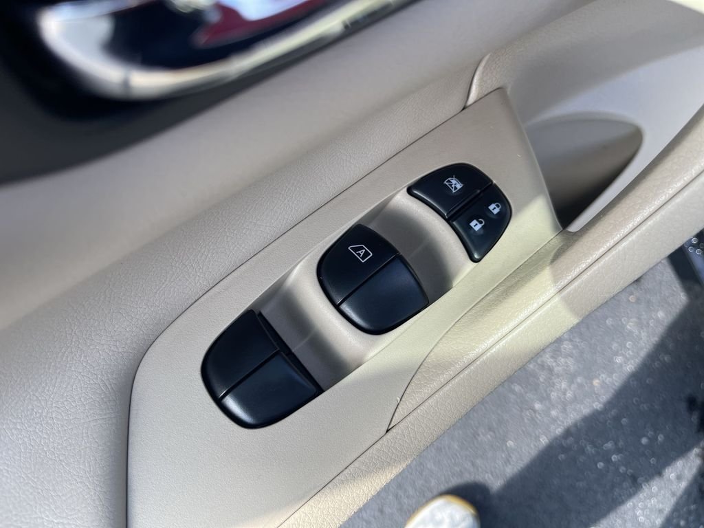 Used 2017 Black Nissan 2.5 S image 17