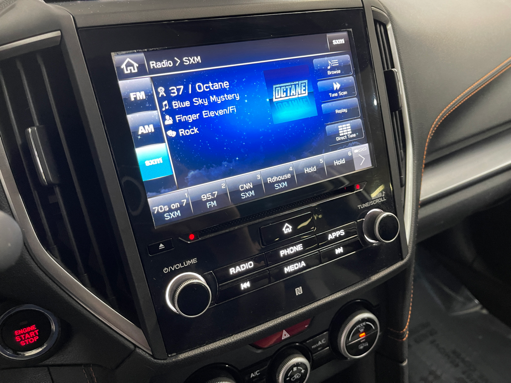 Used 2018 White Subaru 2.0i Limited image 30