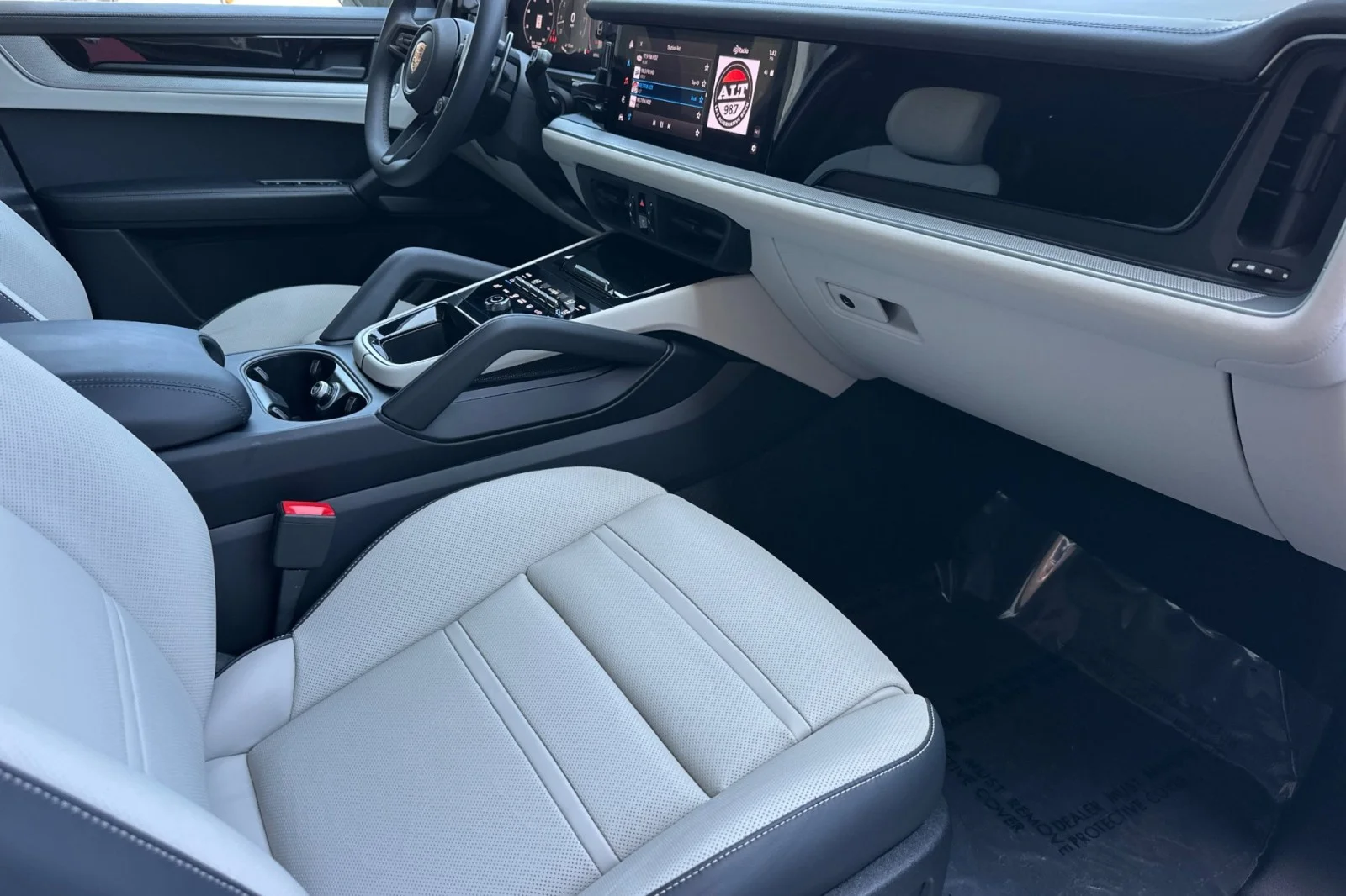 Certified Used 2025 Chalk Porsche S image 16