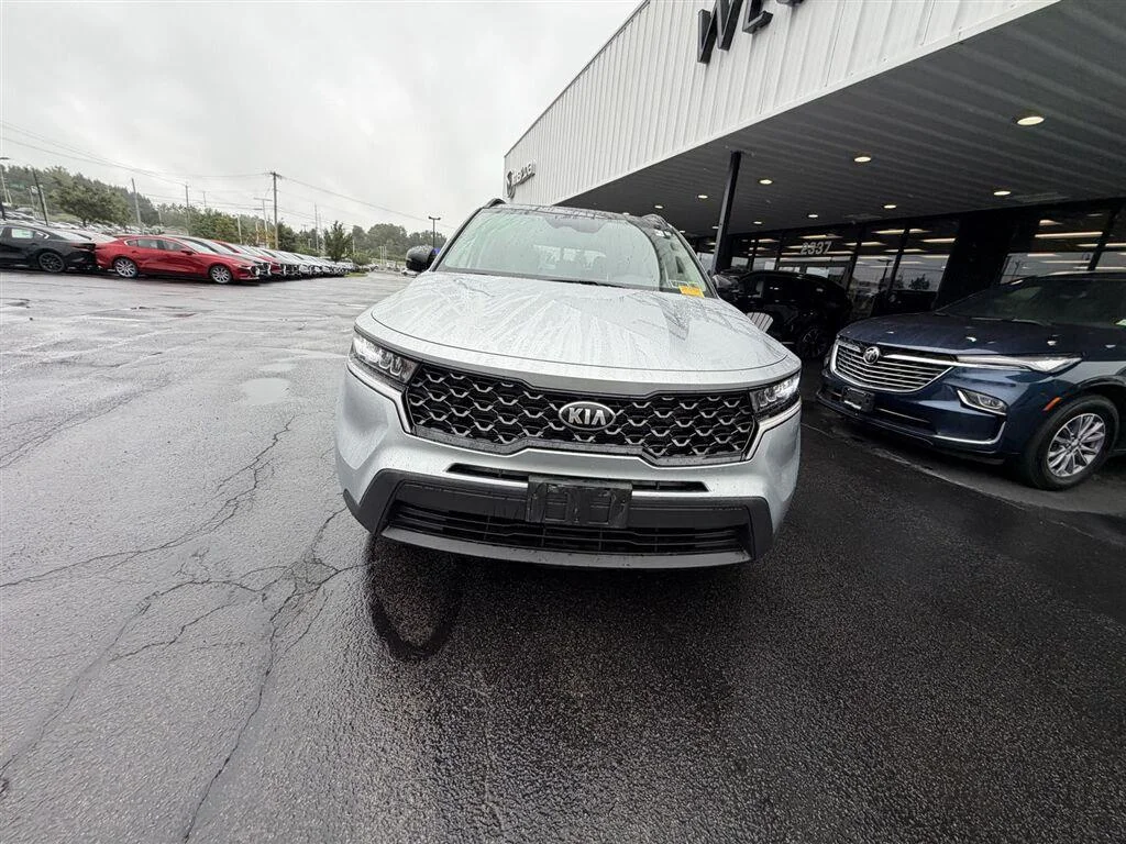 Used 2021 Sparkling Silver Kia S image 4