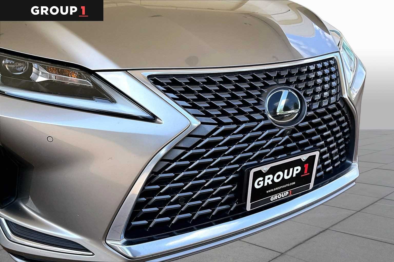 Used 2021 Atomic Silver Lexus  image 27