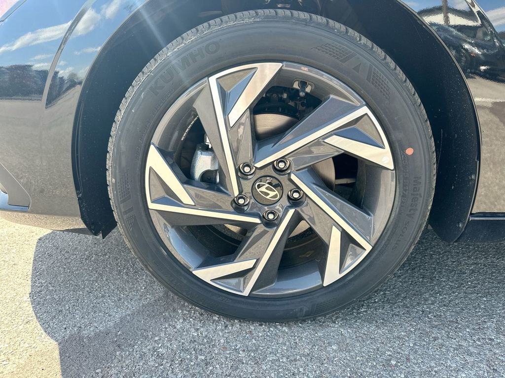 2025 Hyundai Elantra SEL - Photo 37
