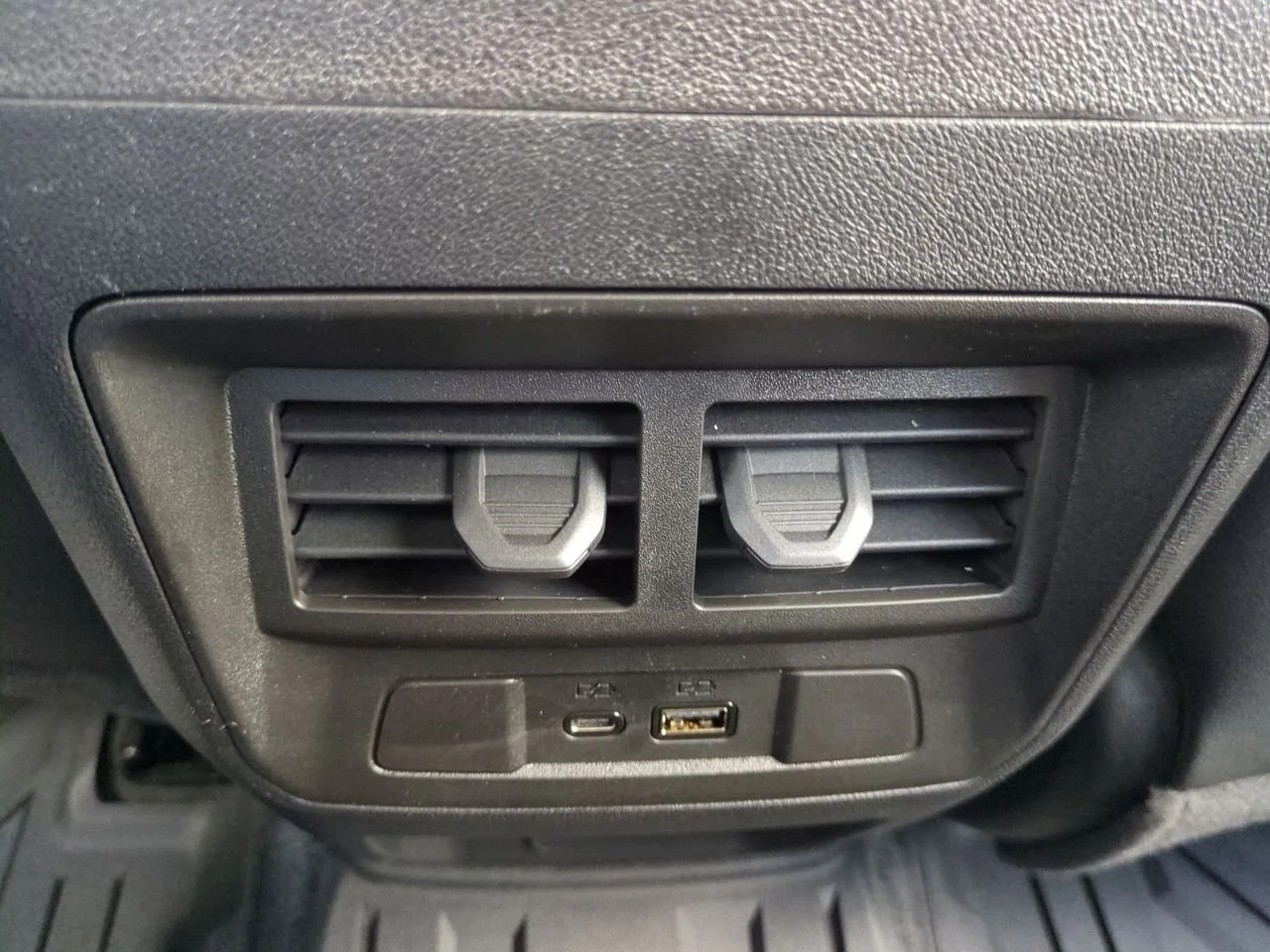 2025 Chevrolet Colorado LT - Photo 21