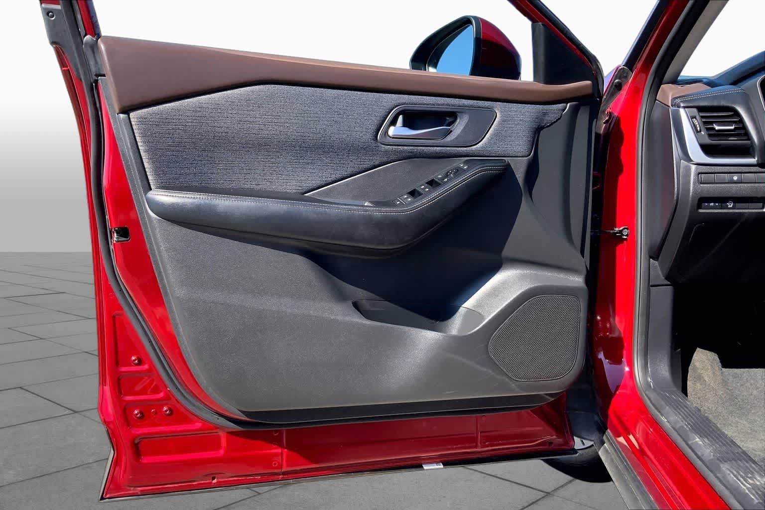 Used 2023 Scarlet Ember Tintcoat Nissan SV image 22