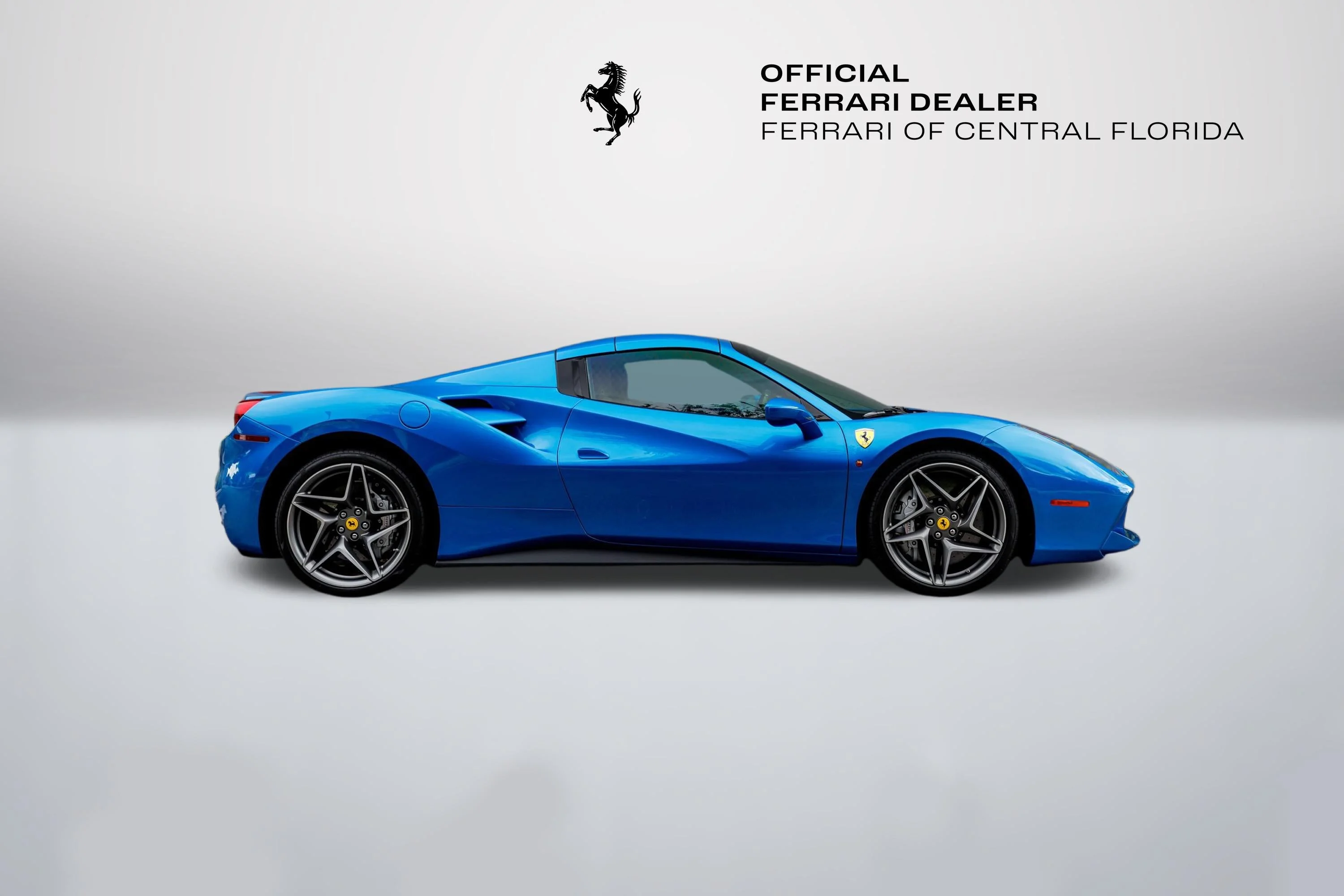 Used 2019 Blu Corsa Ferrari  image 6