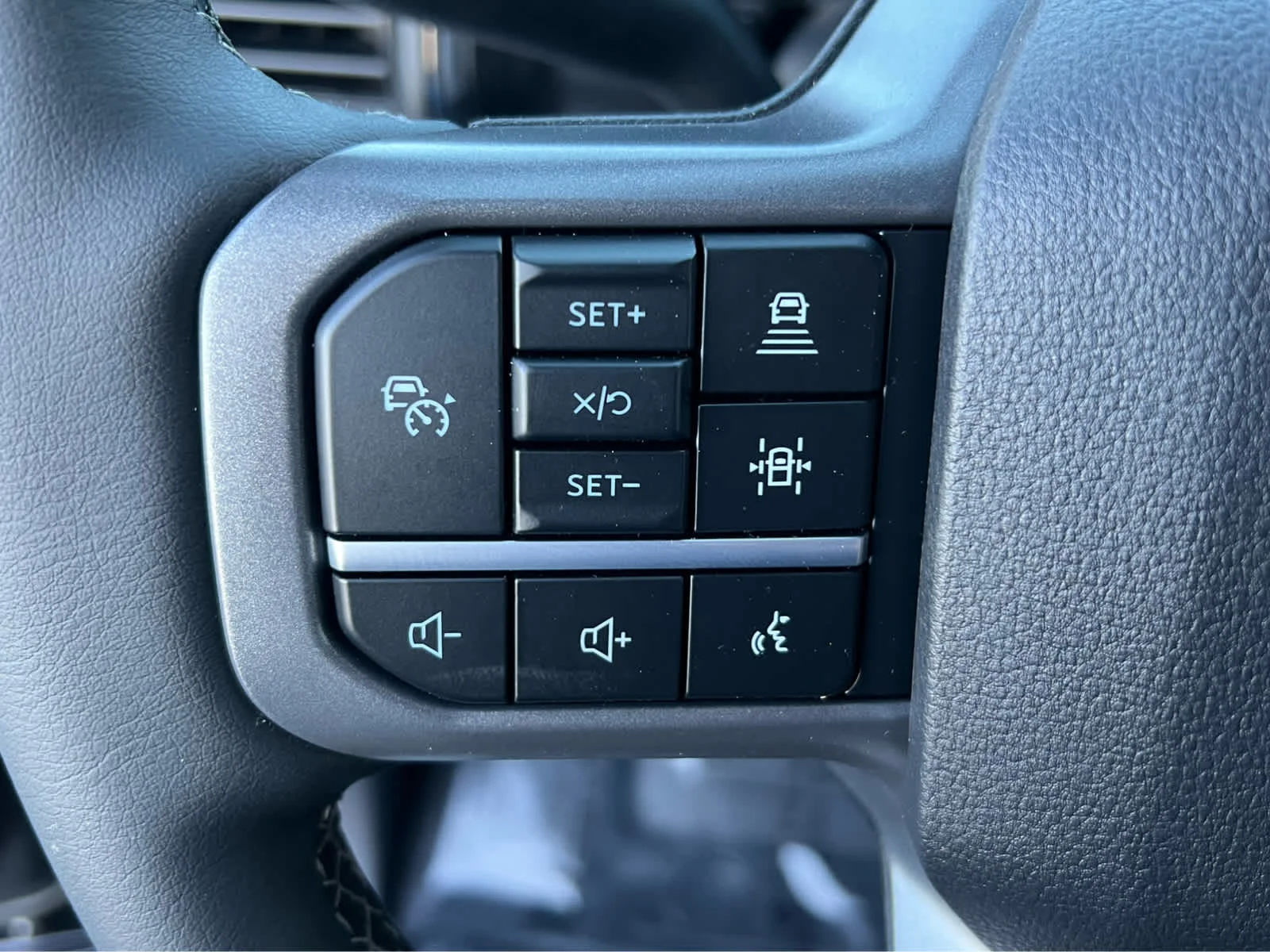 New 2026 Agate Black Metallic Ford F-350® Lariat® image 33