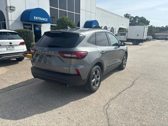 Certified Used 2025 Gray Metallic Ford ST-Line image 4