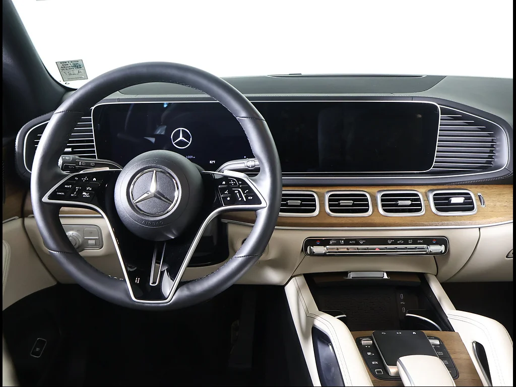 2025 Mercedes-Benz GLS Base - Photo 8
