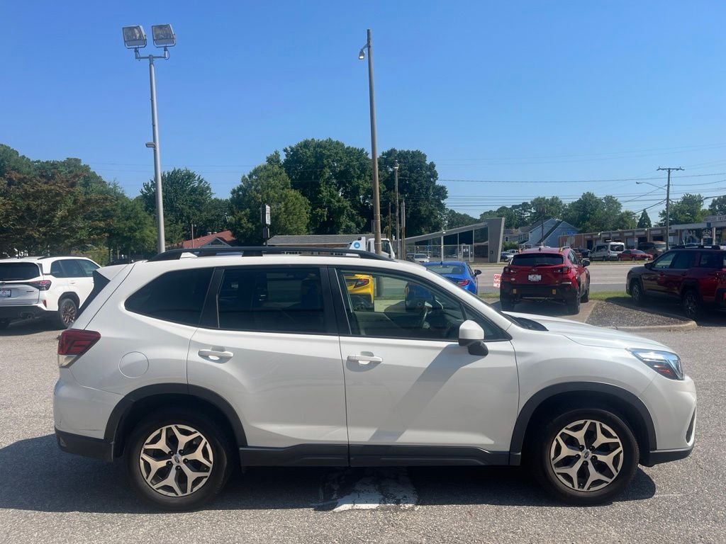 Used 2020 White Subaru Premium image 3