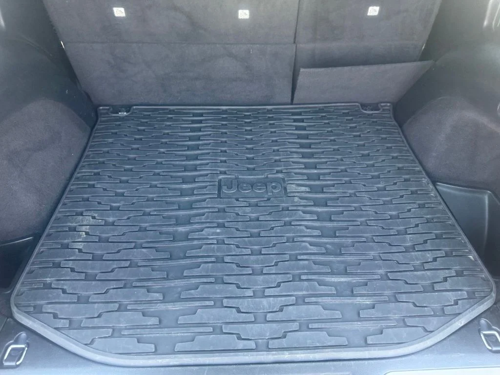 Used 2015 Brilliant Black Crystal Pearlcoat Jeep Limited image 44