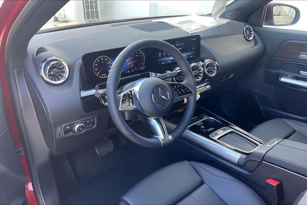 New 2026 MANUFAKTUR Patagonia Red Metallic Mercedes-Benz GLA 250 image 6