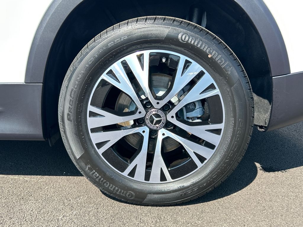 New 2026 Polar White Mercedes-Benz GLB 250 image 33