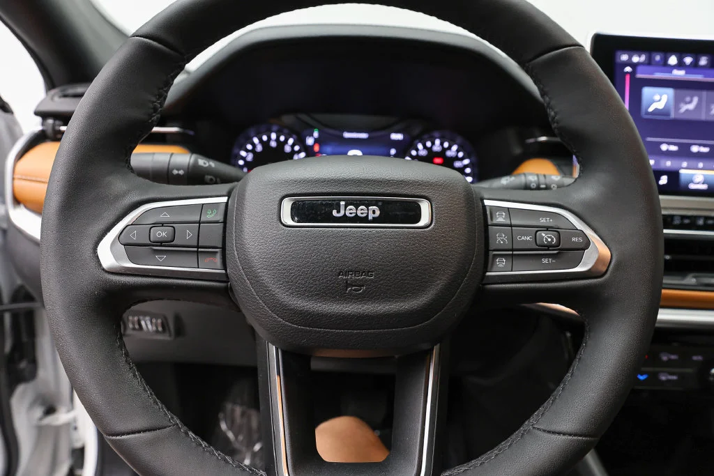 Certified Used 2025 White Jeep Limited image 10