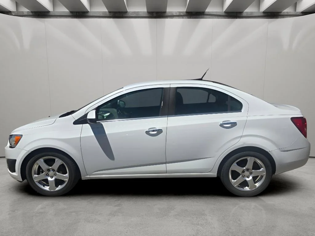 Used 2012 Summit White Chevrolet LTZ image 4