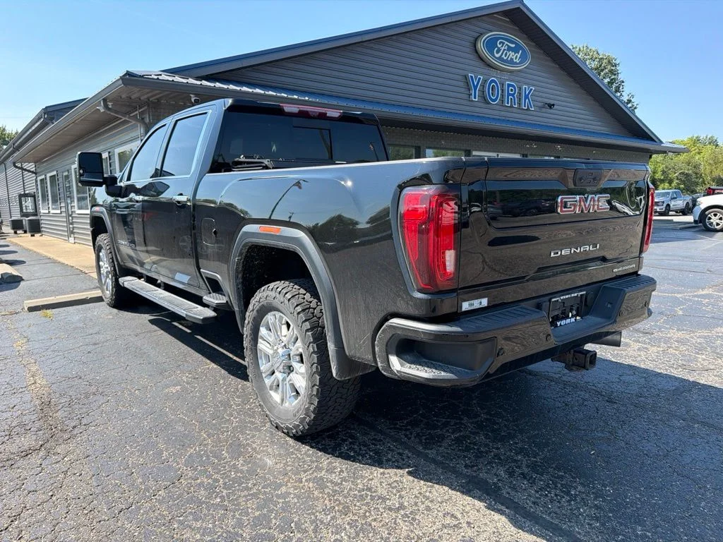 Used 2023 Black GMC Denali image 4