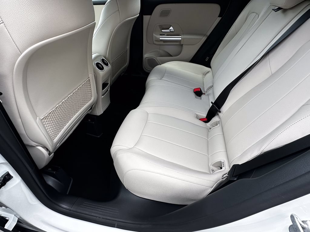 New 2026 Polar White Mercedes-Benz GLA 250 image 24