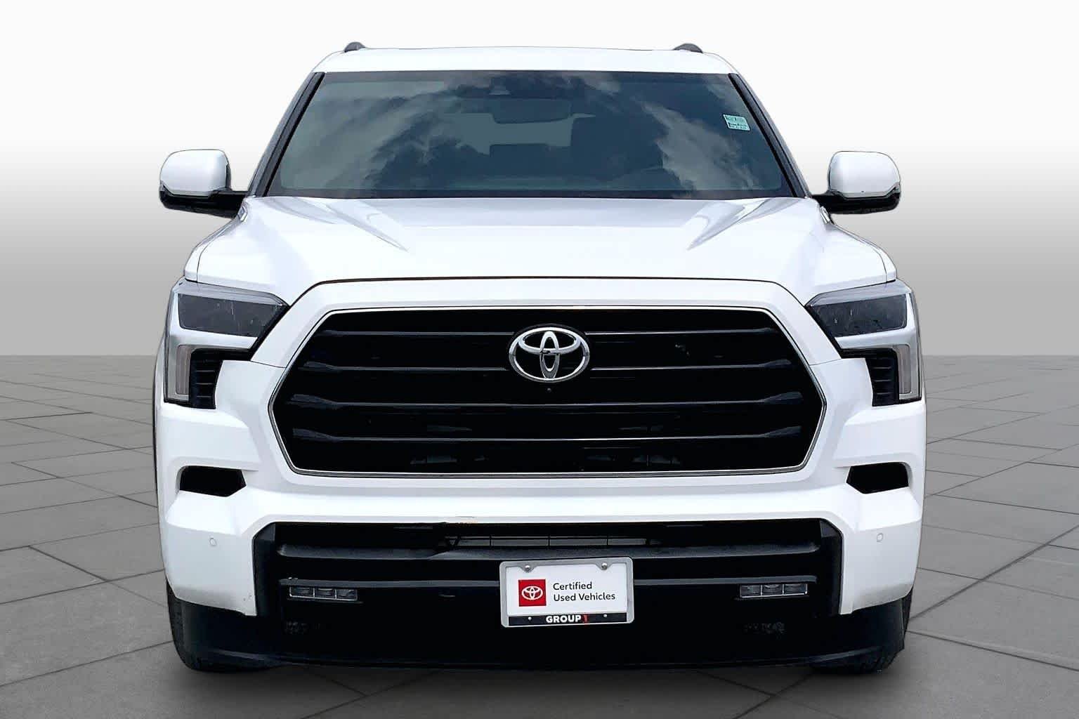 Used 2025 Ice Cap Toyota SR5 image 4