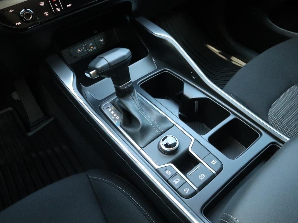 2025 Kia Sorento LX - Photo 9