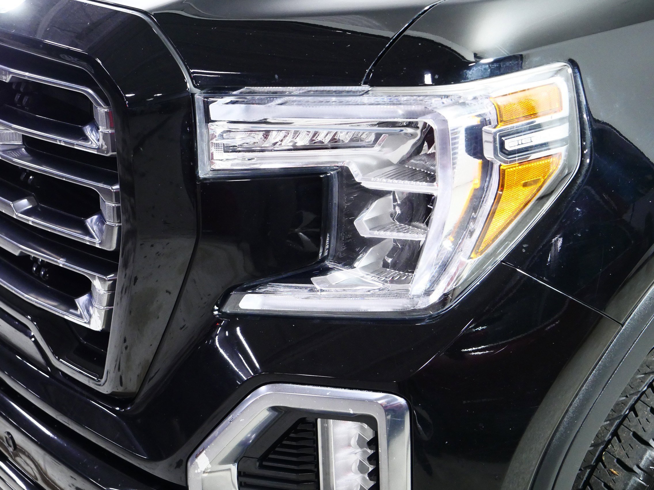 Used 2021 Black GMC AT4 image 16