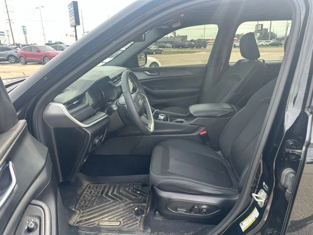 Used 2024 Diamond Black Jeep Laredo X image 6