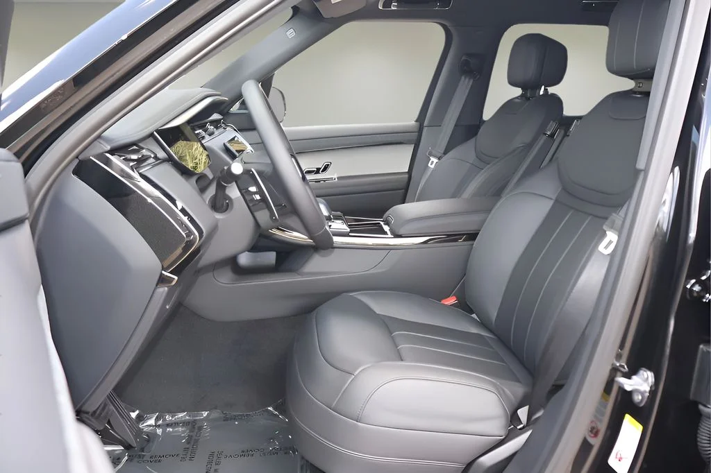 New 2026 Santorini Black Land Rover SE image 10