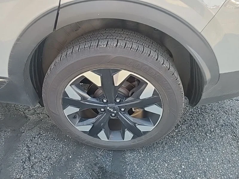 Used 2023 Gray Kia X-Line image 9