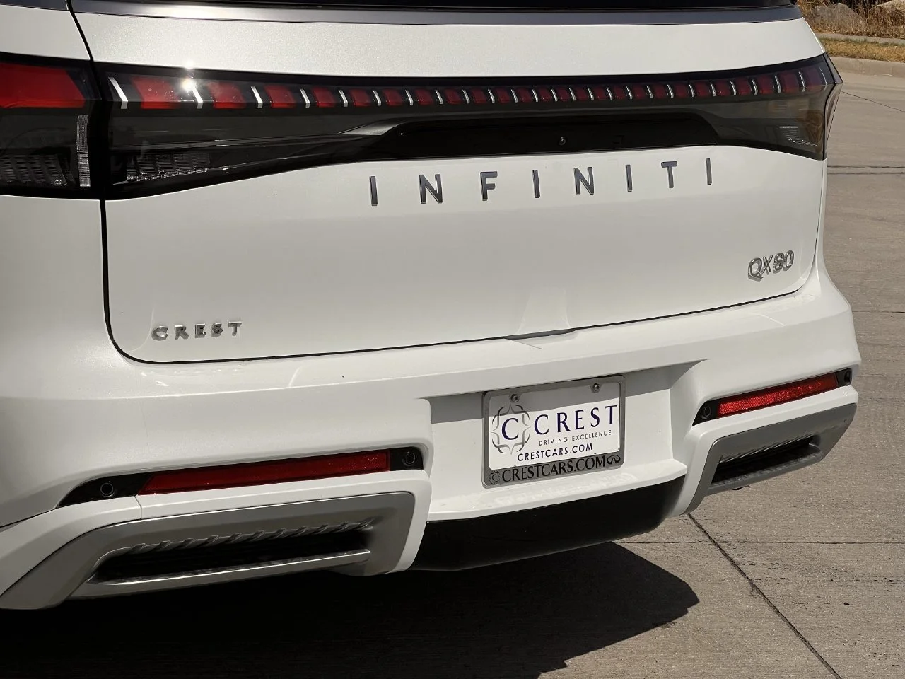 New 2027 RADIANT WHITE INFINITI Luxe 2WD image 6