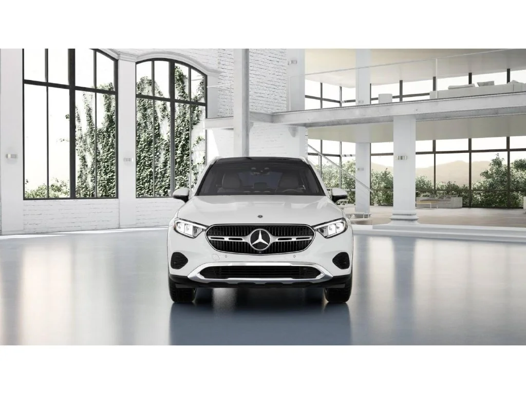 New 2027 White Mercedes-Benz GLC 300 image 7