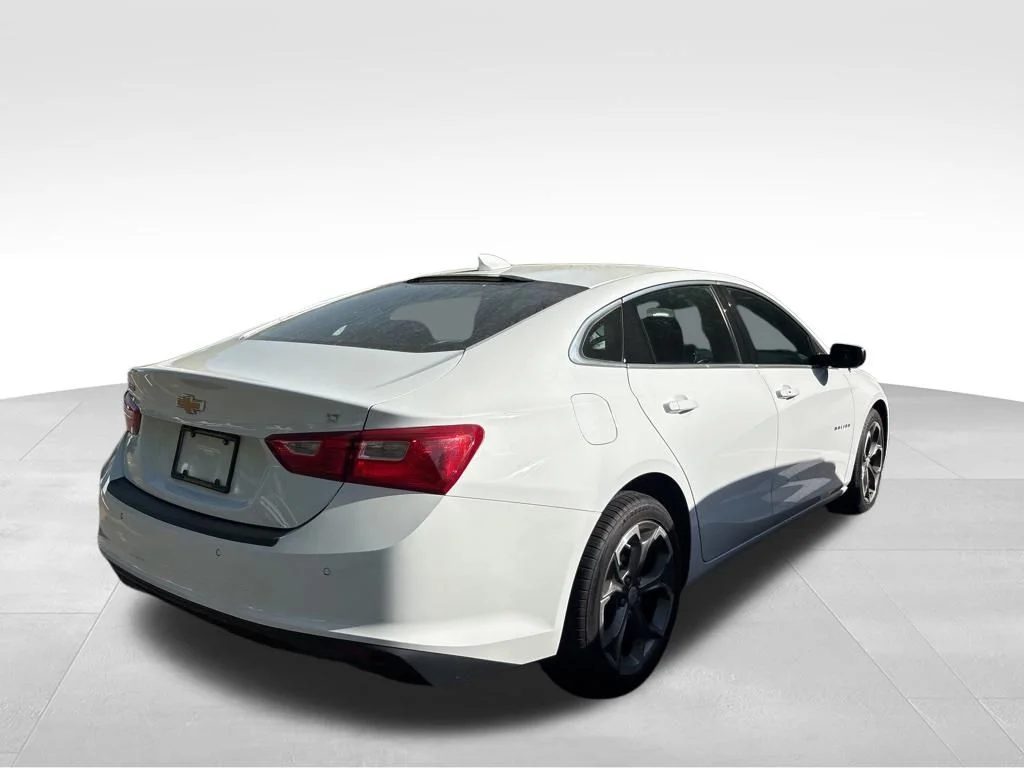 Used 2024 White Chevrolet LT image 8